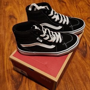NWT! Vans Black and White Filmore High-Top Sneakers, Kids Sz 3